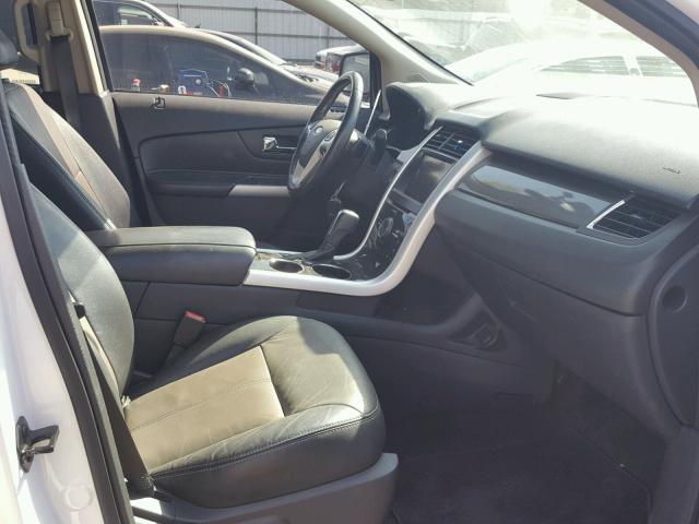2FMDK3AK2BBA27517 - 2011 FORD EDGE Білий фото 5