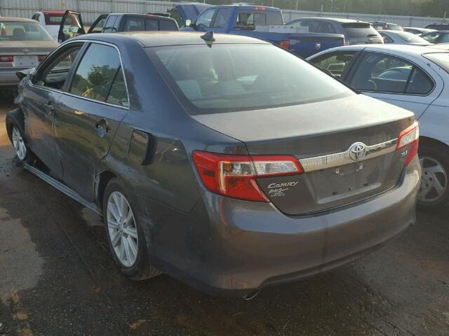 4T1BK1FKXCU523956 - 2012 TOYOTA CAMRY GRAY photo 3