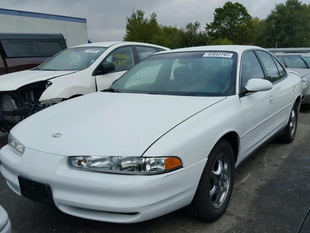 1G3WS52K3WF306387 - 1998 OLDSMOBILE INTRIGUE WHITE photo 2