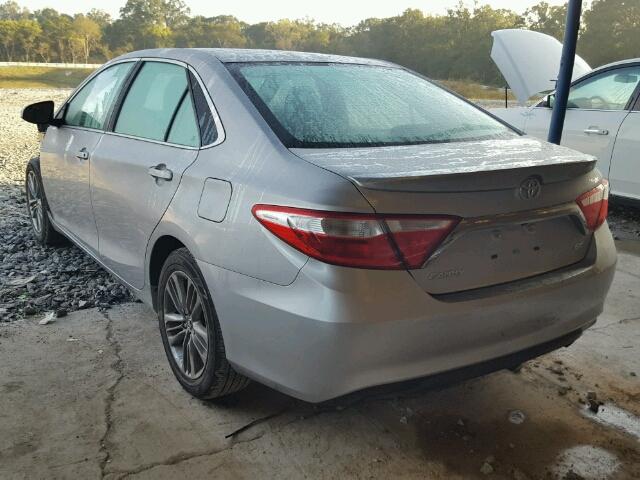 4T1BF1FK7GU207957 - 2016 TOYOTA CAMRY SILVER photo 3