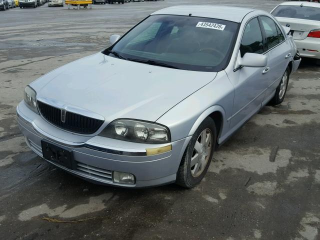 1LNHM86S32Y623921 - 2002 LINCOLN LS 银色 照片 2