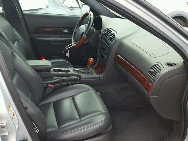 1LNHM86S32Y623921 - 2002 LINCOLN LS 银色 照片 5