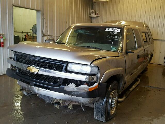 1GCHK29U62E189435 - 2002 CHEVROLET SILVERADO TAN photo 2