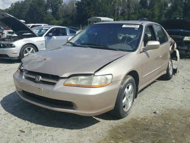 1HGCG1657YA095293 - 2000 HONDA ACCORD EX GOLD photo 2