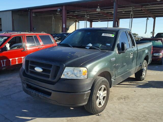 1FTRF12246NA32083 - 2006 FORD F150 GREEN photo 2