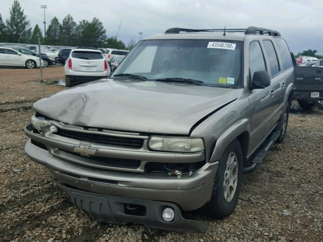 3GNFK16ZX2G262632 - 2002 CHEVROLET SUBURBAN K BEIGE photo 2