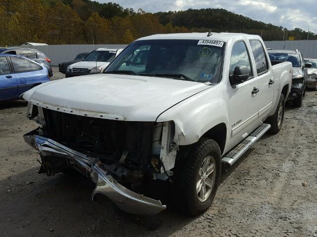 3GTP2VE34BG203822 - 2011 GMC SIERRA K15 WHITE photo 2