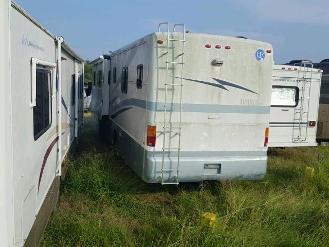 5B4MP67GX33362509 - 2003 HOLR ADMIRAL WHITE photo 3