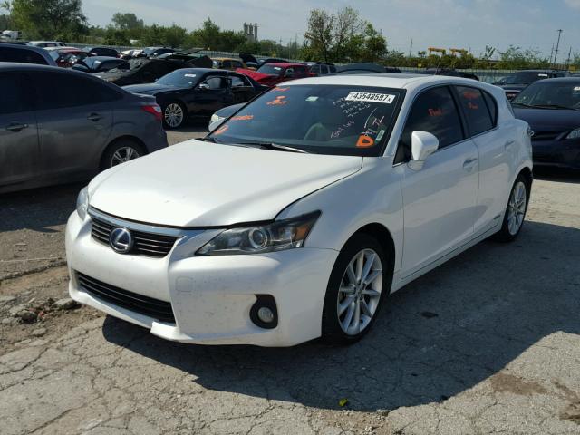 JTHKD5BH8D2126810 - 2013 LEXUS CT 200 WHITE photo 2