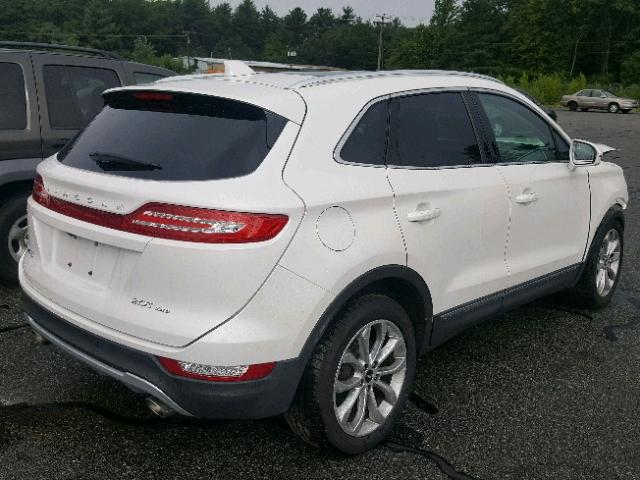 5LMCJ2D97HUL51449 - 2017 LINCOLN MKC SELECT WHITE photo 4