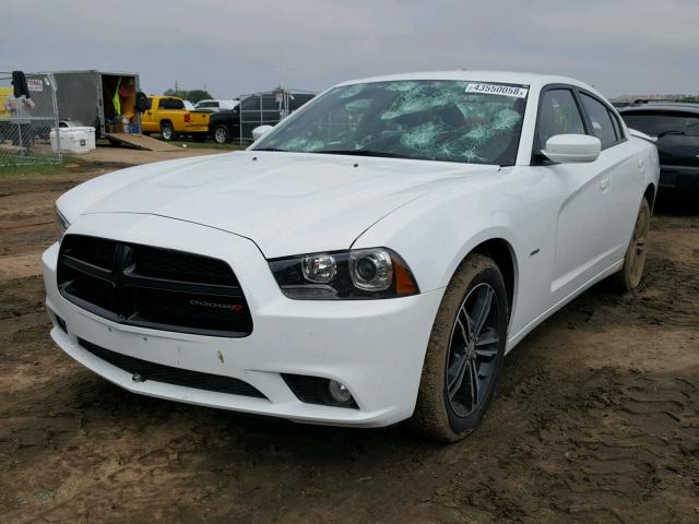 2C3CDXDT5EH156282 - 2014 DODGE CHARGER R/ WHITE photo 2