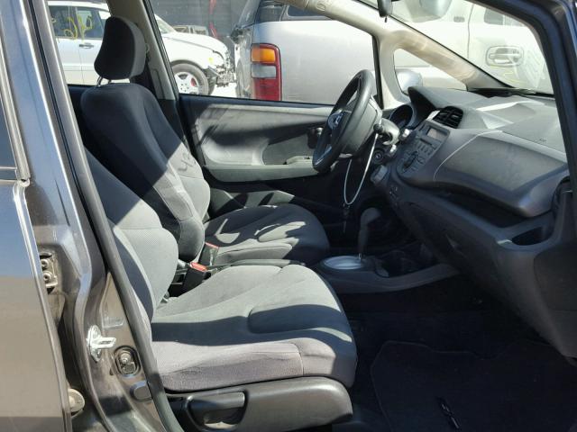 JHMGE8H33DC071760 - 2013 HONDA FIT GRAY photo 5