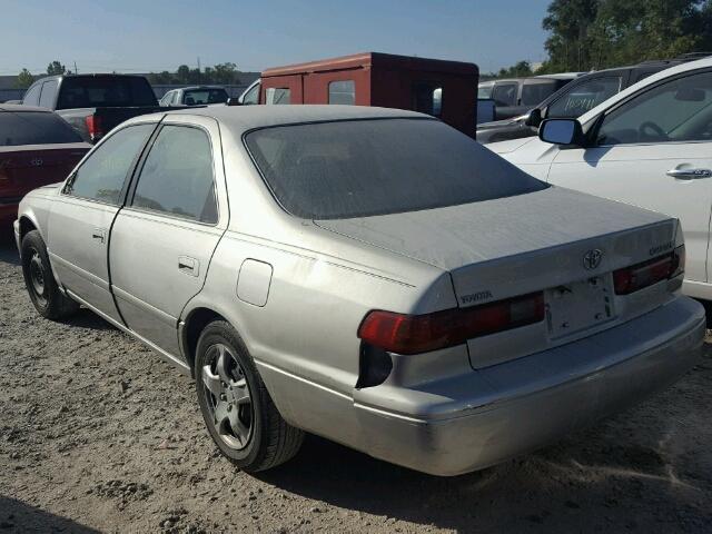 4T1BG22K41U769766 - 2001 TOYOTA CAMRY CE SILVER photo 3