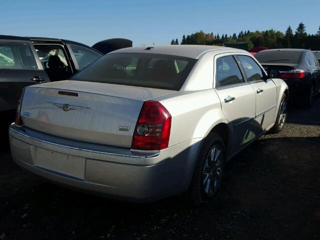 2C3KA33V09H640141 - 2009 CHRYSLER 300 LIMITE SILVER photo 4