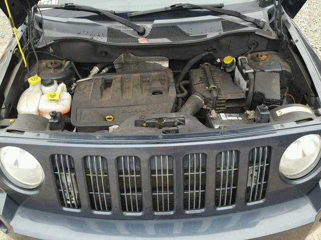 1J8FT28W08D554142 - 2008 JEEP PATRIOT SP GRAY photo 7