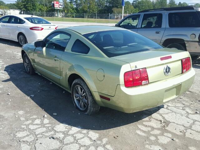 1ZVFT80N255136083 - 2005 FORD MUSTANG GREEN photo 3