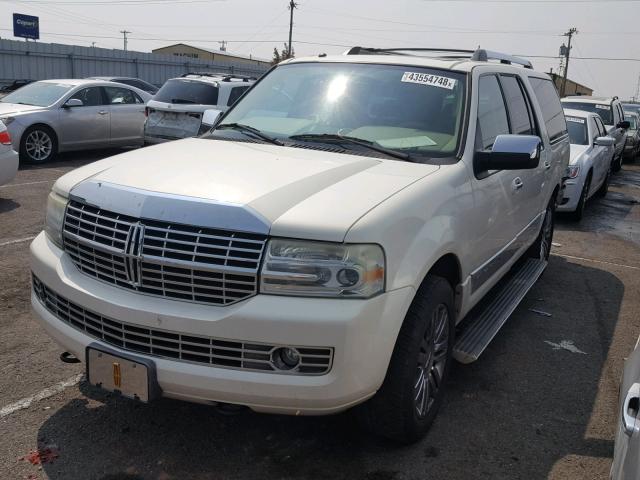 5LMFL27557LJ21834 - 2007 LINCOLN NAVIGATOR თეთრი ფოტო 2