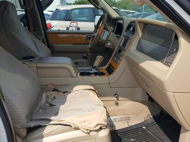 5LMFL27557LJ21834 - 2007 LINCOLN NAVIGATOR თეთრი ფოტო 5