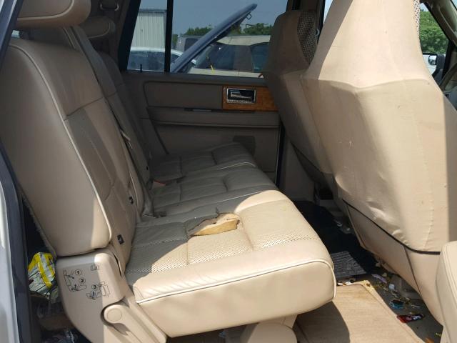 5LMFL27557LJ21834 - 2007 LINCOLN NAVIGATOR თეთრი ფოტო 6