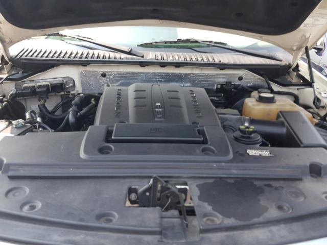 5LMFL27557LJ21834 - 2007 LINCOLN NAVIGATOR თეთრი ფოტო 7