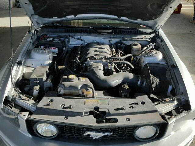 1ZVHT82H585189624 - 2008 FORD MUSTANG SILVER photo 7