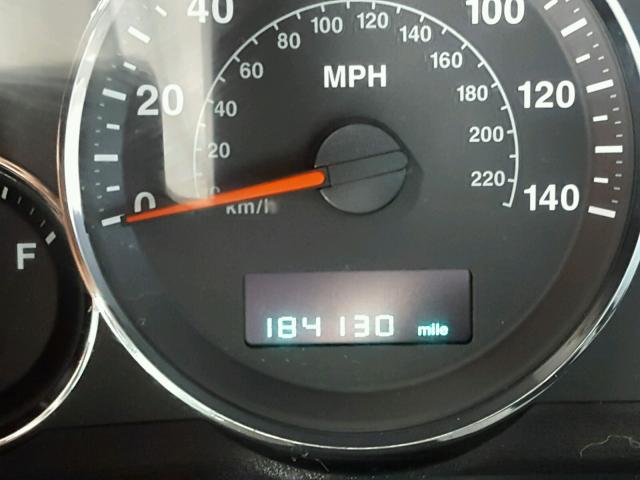 1J8HG48K76C257717 - 2006 JEEP COMMANDER Gümüş foto 8