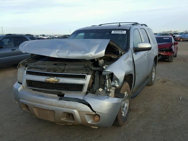 1GNSKBE01BR114117 - 2011 CHEVROLET TAHOE K150 SILVER photo 2