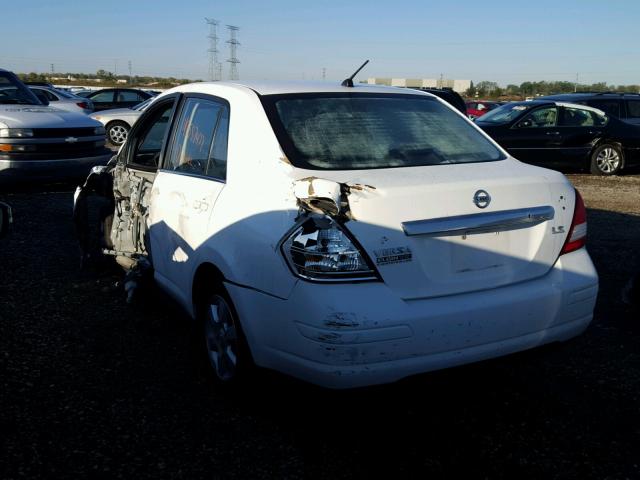 3N1BC11E88L366421 - 2008 NISSAN VERSA WHITE photo 3