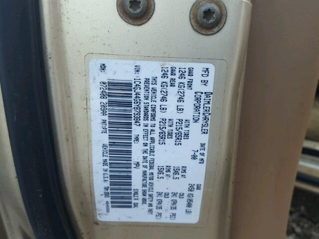 1C4GJ44G6YB793847 - 2000 CHRYSLER GRAND VOYA GOLD photo 10