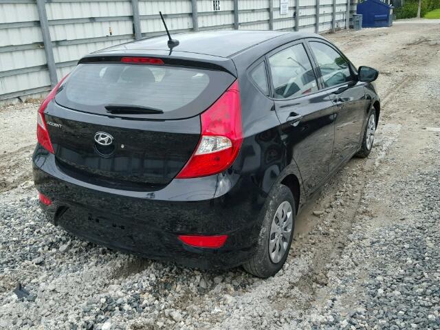 KMHCT5AE9HU311552 - 2017 HYUNDAI ACCENT SE BLACK photo 4