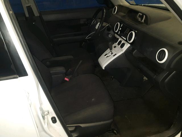 JTLKE50E491061107 - 2009 TOYOTA SCION XB Weiß Foto 5