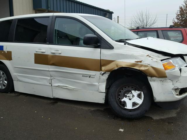 2D4RN4DE5AR462599 - 2010 DODGE CARAVAN WHITE photo 9