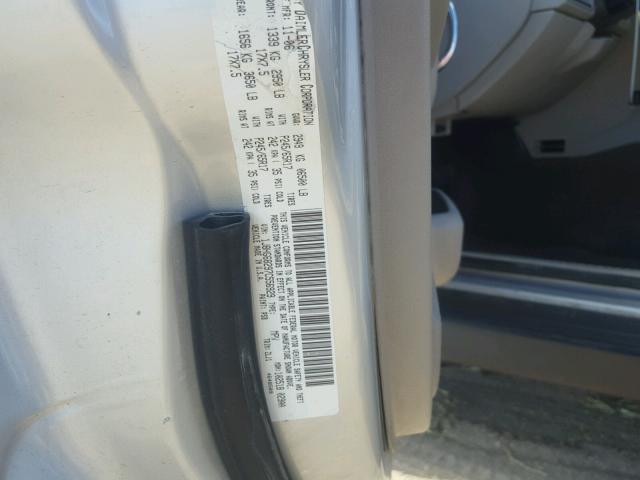 1J8HG68297C556929 - 2007 JEEP COMMANDER SILVER photo 10