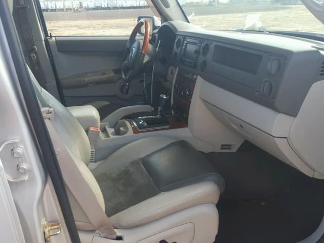 1J8HG68297C556929 - 2007 JEEP COMMANDER SILVER photo 5