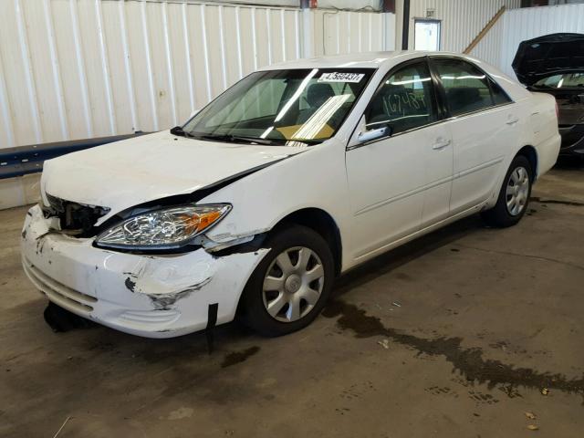 4T1BE32K22U011910 - 2002 TOYOTA CAMRY LE 白色 照片 2
