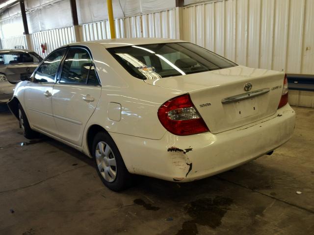 4T1BE32K22U011910 - 2002 TOYOTA CAMRY LE WHITE photo 3