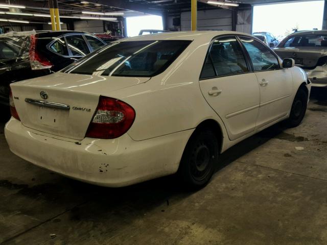 4T1BE32K22U011910 - 2002 TOYOTA CAMRY LE WHITE photo 4