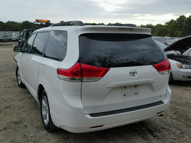 5TDKK3DC4ES511255 - 2014 TOYOTA SIENNA LE WHITE photo 3