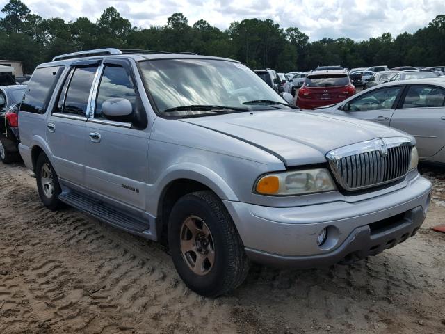 5LMFU28A9YLJ19773 - 2000 LINCOLN NAVIGATOR SILVER photo 1