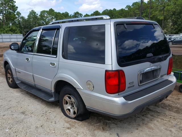 5LMFU28A9YLJ19773 - 2000 LINCOLN NAVIGATOR SILVER photo 3