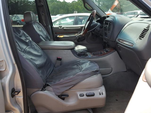 5LMFU28A9YLJ19773 - 2000 LINCOLN NAVIGATOR SILVER photo 5