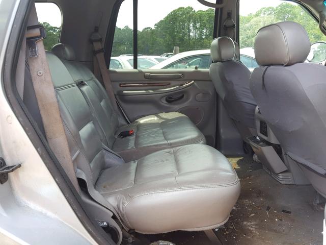 5LMFU28A9YLJ19773 - 2000 LINCOLN NAVIGATOR SILVER photo 6