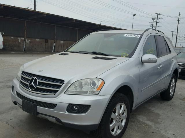 4JGBB86E16A008014 - 2006 MERCEDES-BENZ ML 350 SILVER photo 2