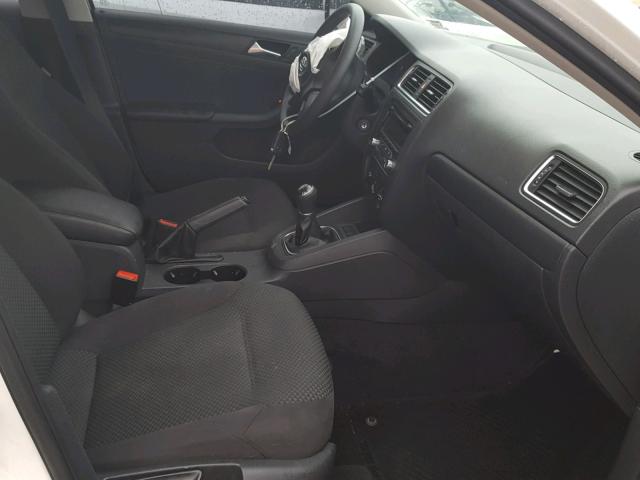 3VW1K7AJ3DM255207 - 2013 VOLKSWAGEN JETTA BASE Սպիտակ լուսանկար 5