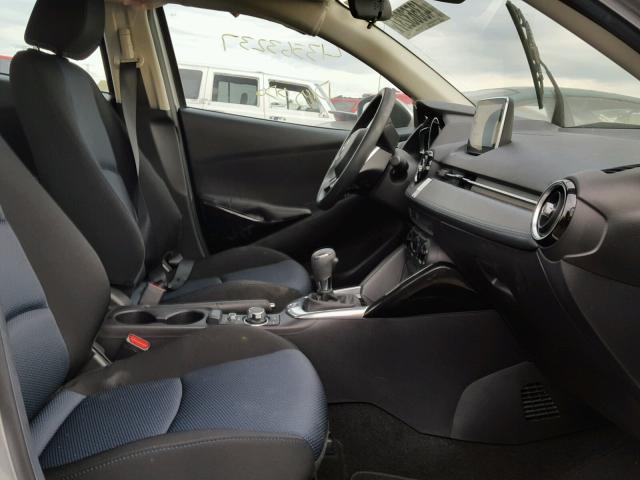 3MYDLBZV5GY140677 - 2016 TOYOTA SCION IA GRAY photo 5