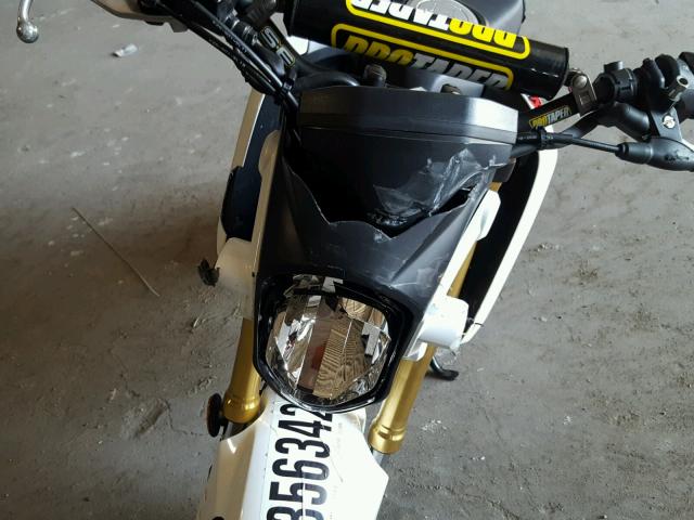 MLHJC6110F5108603 - 2015 HONDA GROM 125 WHITE photo 9