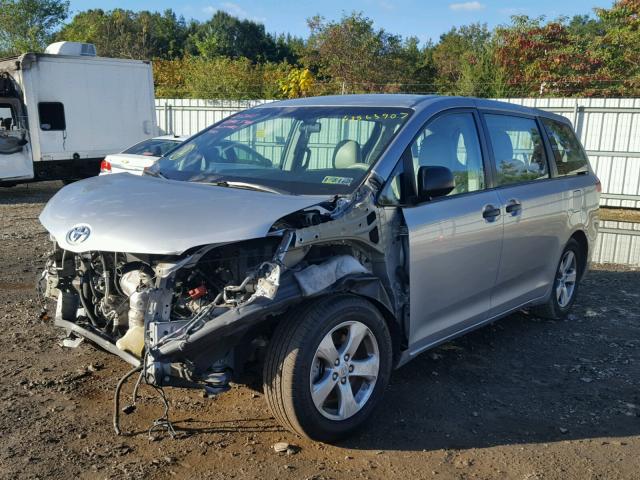 5TDZK3DC6ES454314 - 2014 TOYOTA SIENNA BAS SILVER photo 2