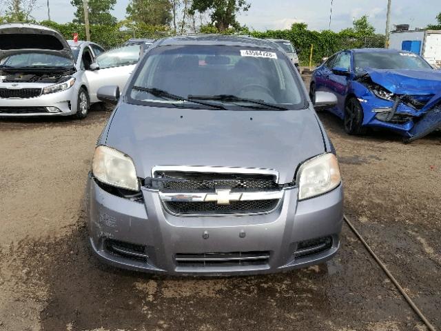 KL1TV55E09B391224 - 2009 CHEVROLET AVEO LS GRAY photo 9