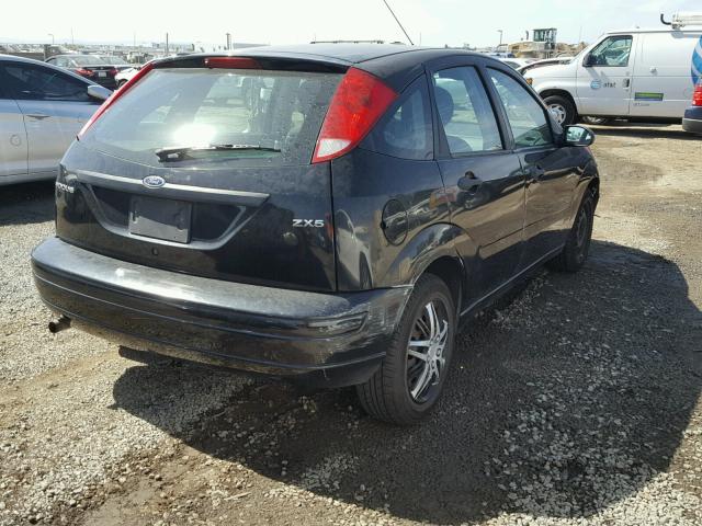 1FAFP37N66W244577 - 2006 FORD FOCUS ZX5 BLACK photo 4