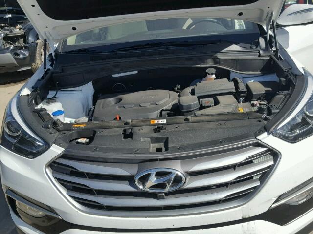 5XYZU3LB0HG485031 - 2017 HYUNDAI SANTA FE S 白色 照片 7